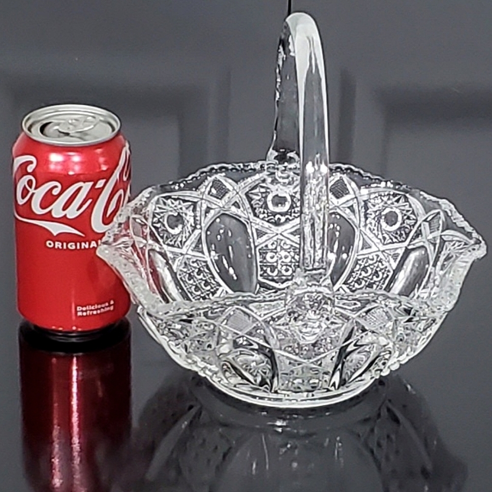Vntg 8 1/2" Smith Glass "Quintec" Basket EUC